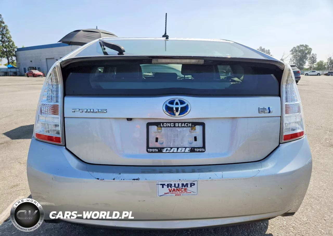 2011 Toyota Prius Three VIN:JTDKN3DU5B5322096 - 6