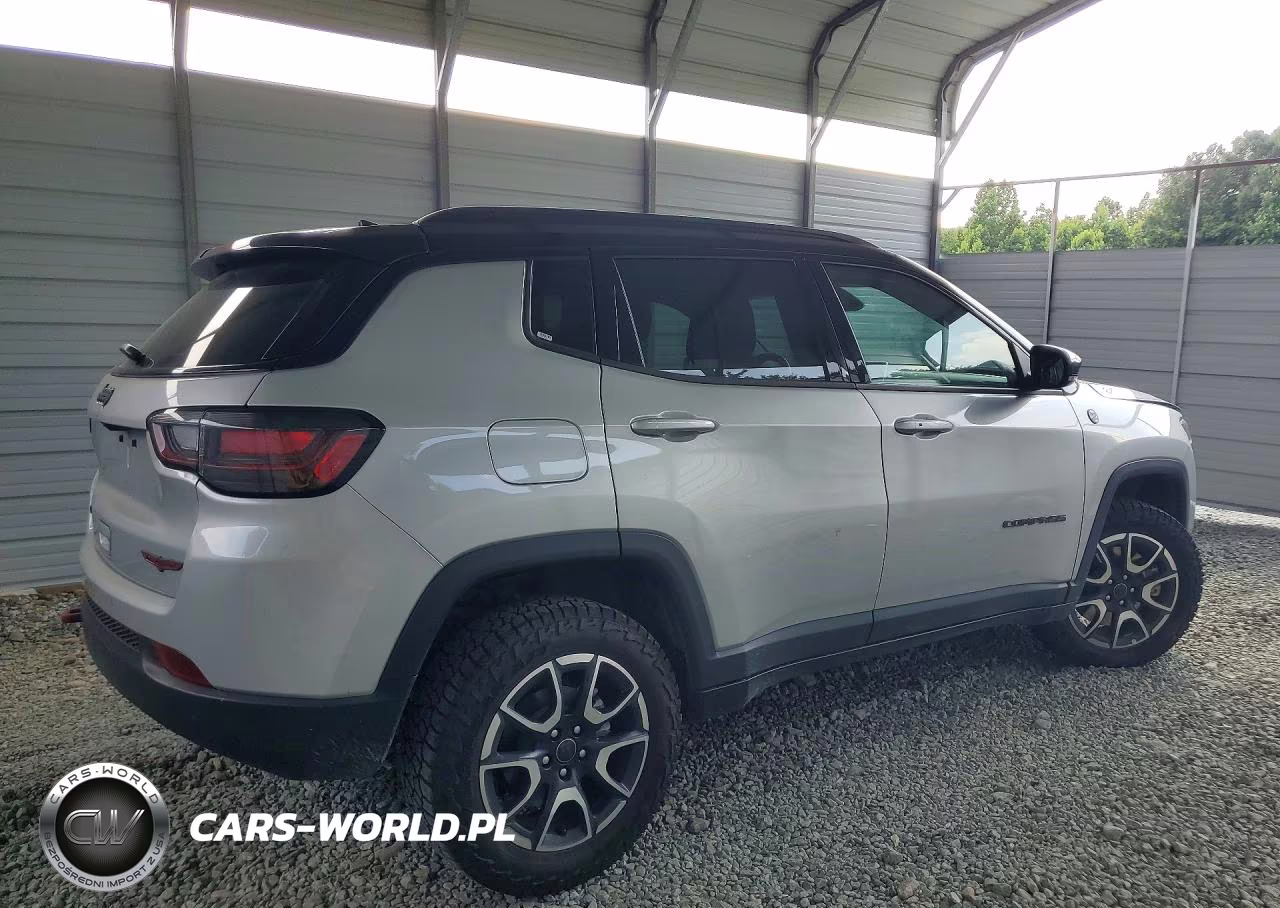 2025 Jeep Compass Trailhawk VIN:3C4NJDDN7ST626568 - 3