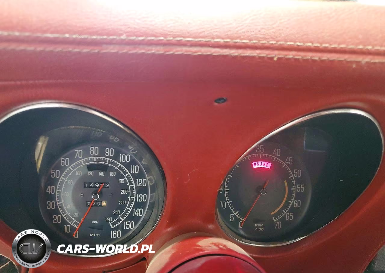 1976 Chevrolet Corvette VIN:1Z37L6S417639 - 9