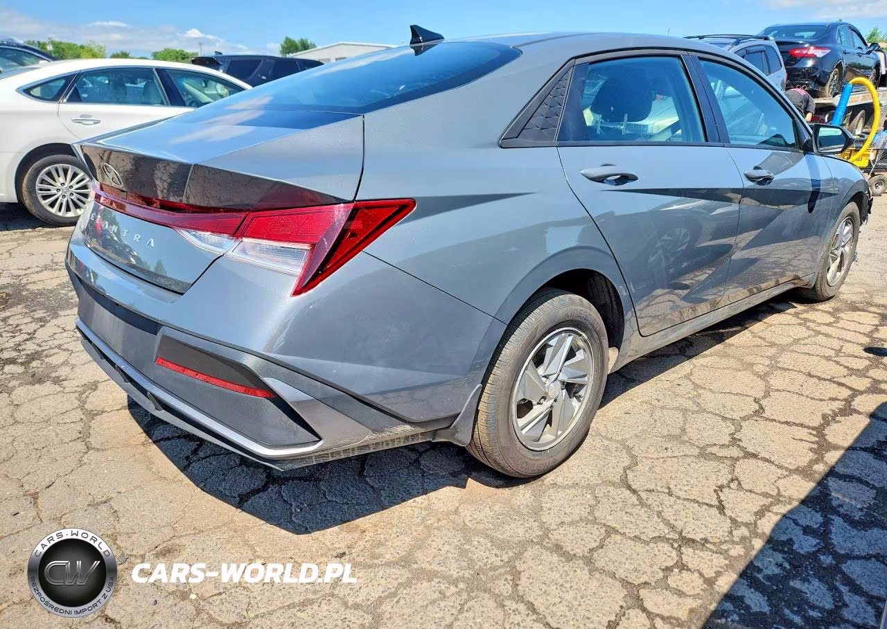 2026 Hyundai Elantra Se VIN:KMHLL4DG0TU132509 - 3
