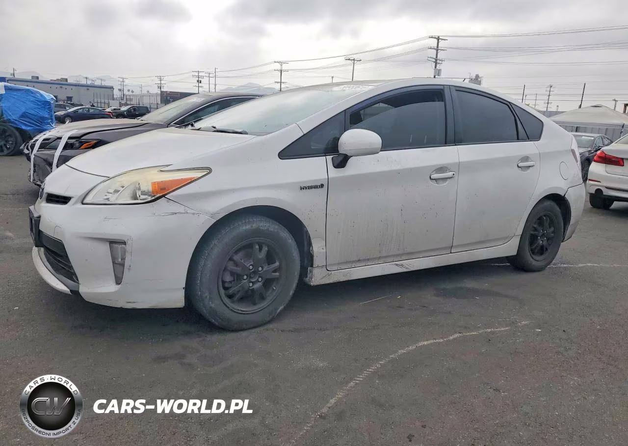 2014 Toyota Prius Three – zdjęcie 1 z 12