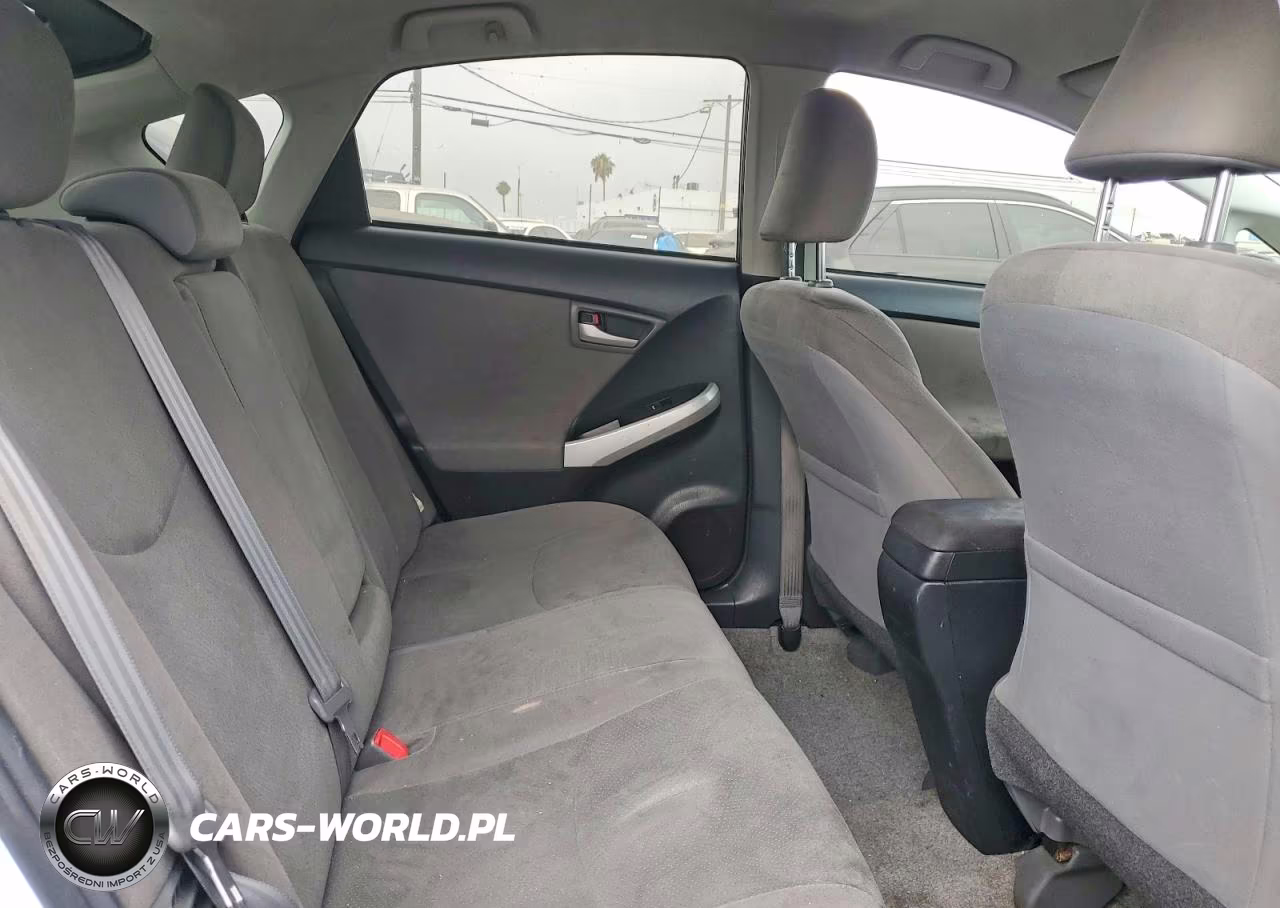 2014 Toyota Prius Three VIN:JTDKN3DU5E0390917 - 10