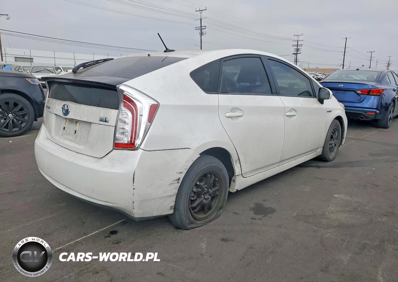 2014 Toyota Prius Three VIN:JTDKN3DU5E0390917 - 3