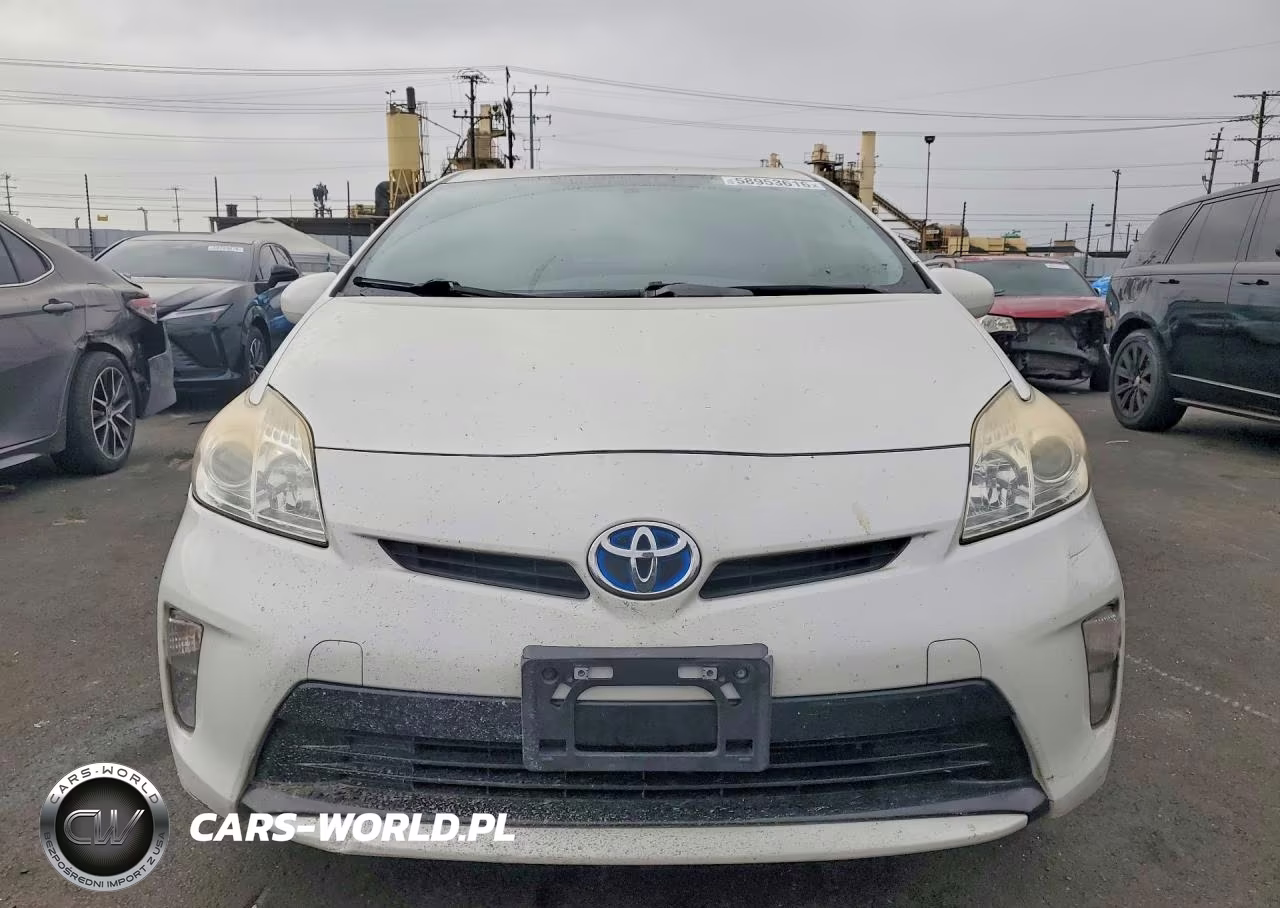 2014 Toyota Prius Three VIN:JTDKN3DU5E0390917 - 5