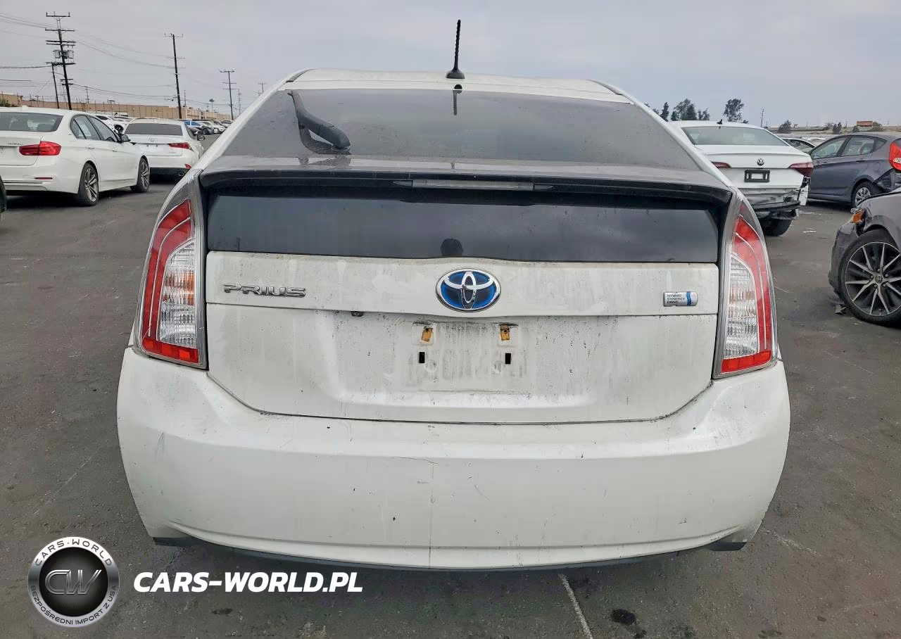 2014 Toyota Prius Three VIN:JTDKN3DU5E0390917 - 6