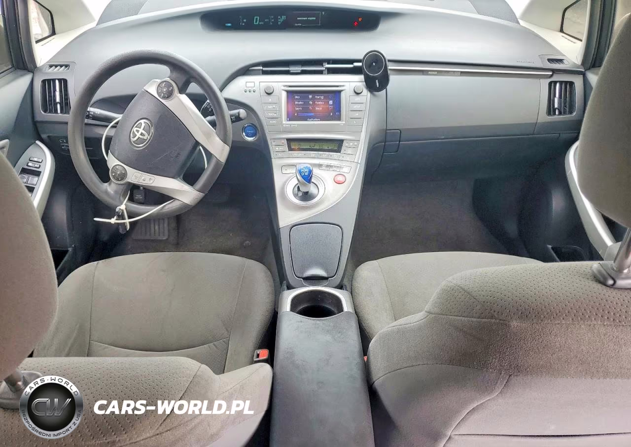 2014 Toyota Prius Three VIN:JTDKN3DU5E0390917 - 8