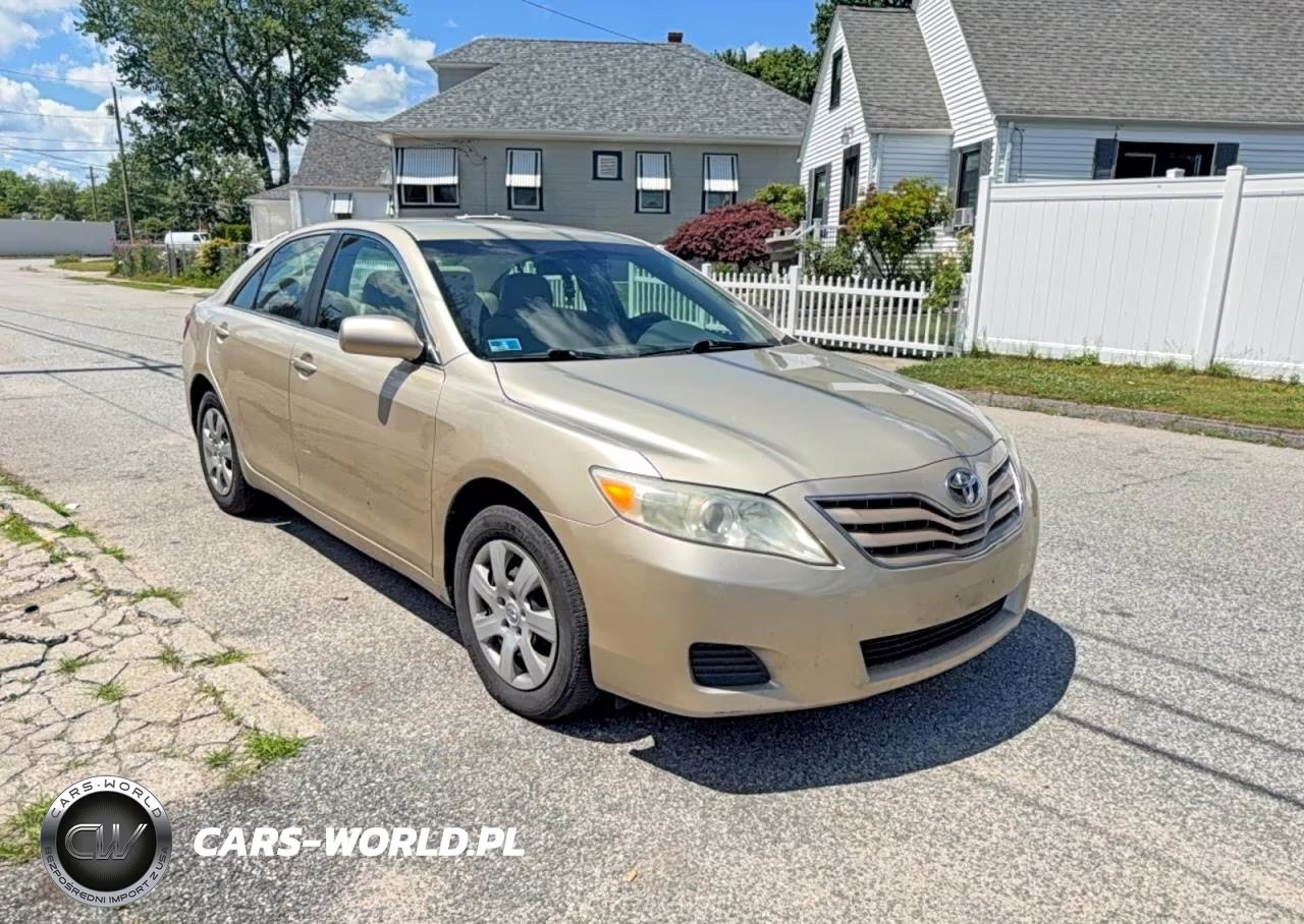 2011 Toyota Camry Base – zdjęcie 1 z 10
