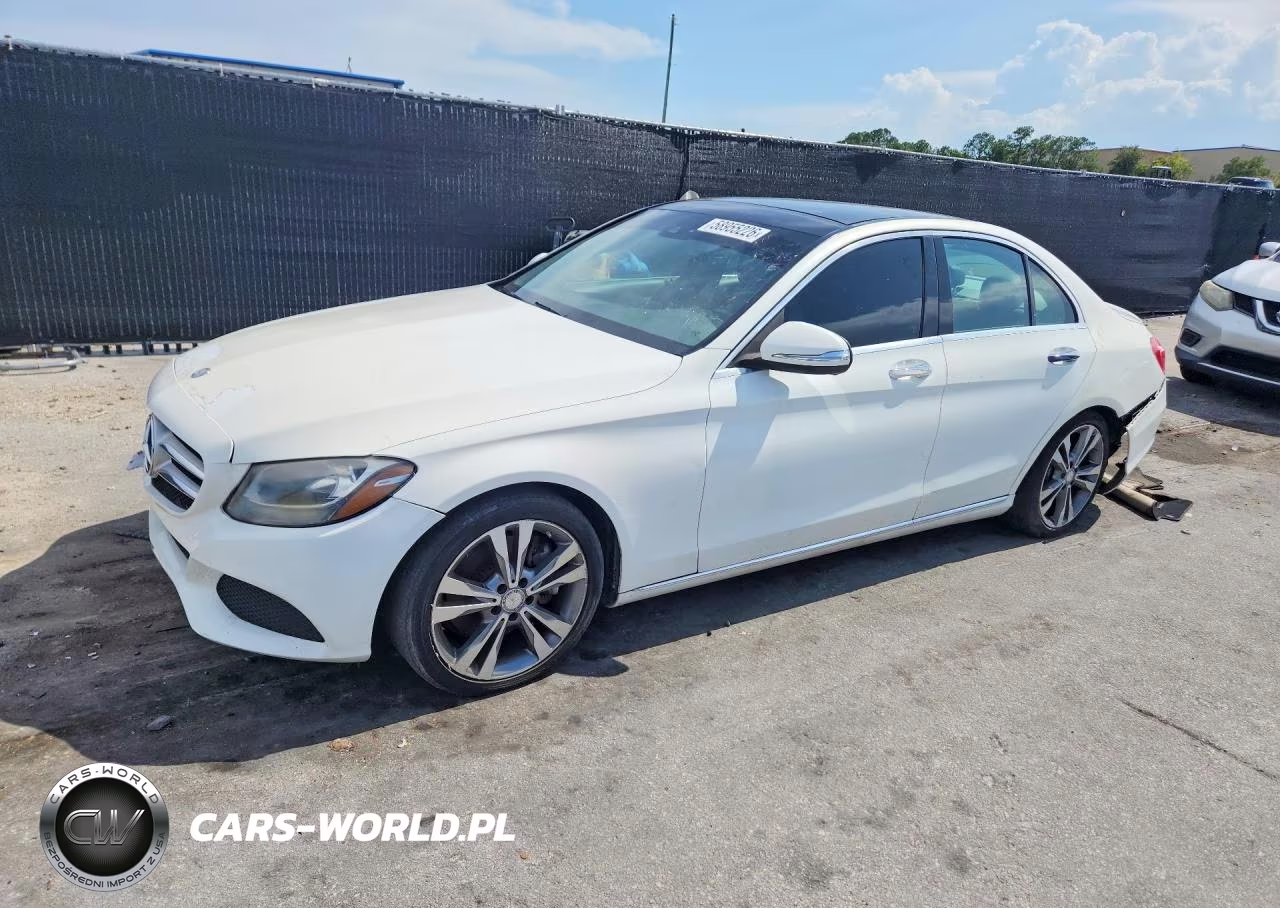 2017 Mercedes-Benz C 300 – zdjęcie 1 z 12