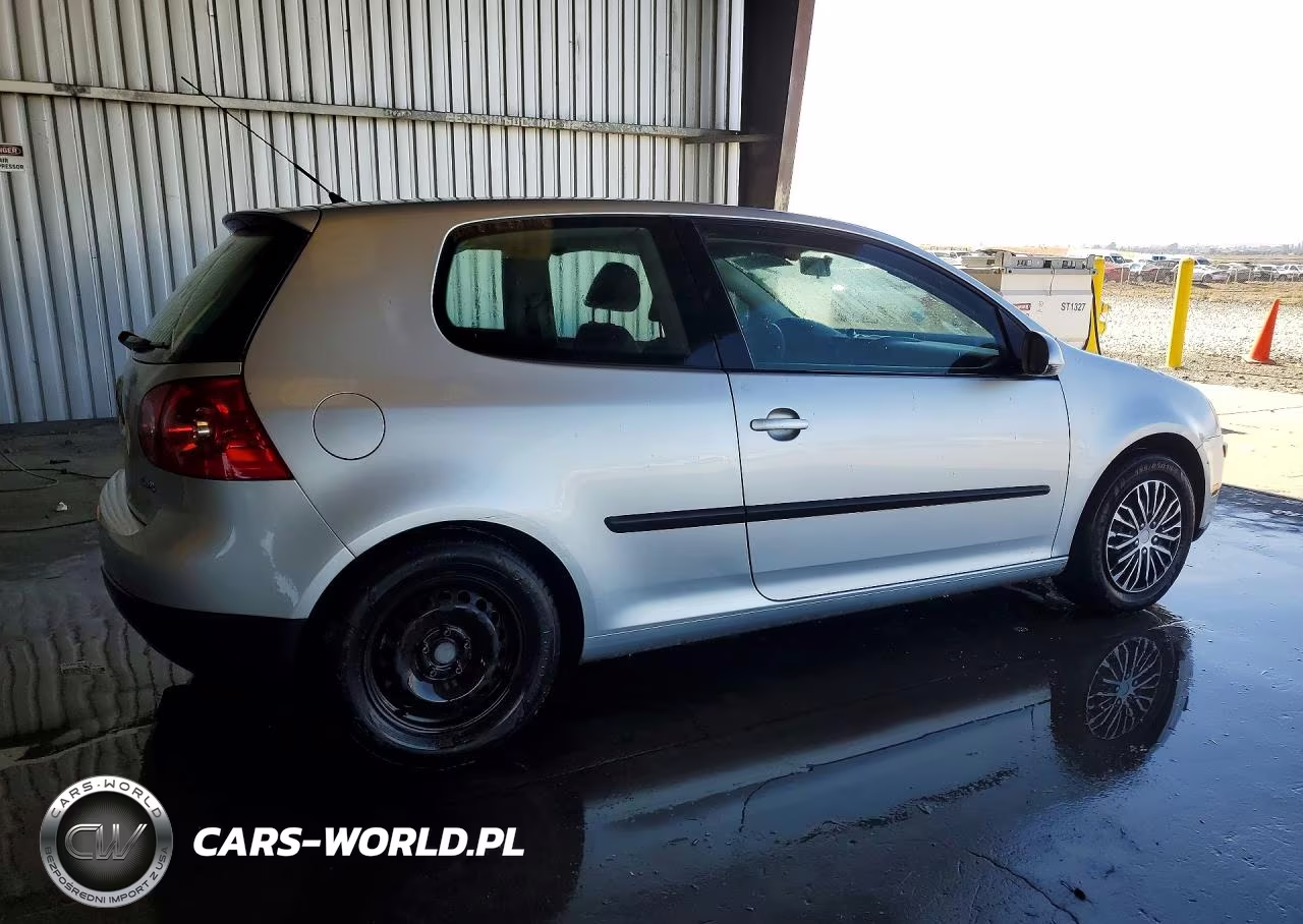 2008 Volkswagen Rabbit VIN:WVWBB71K38W270781 - 3