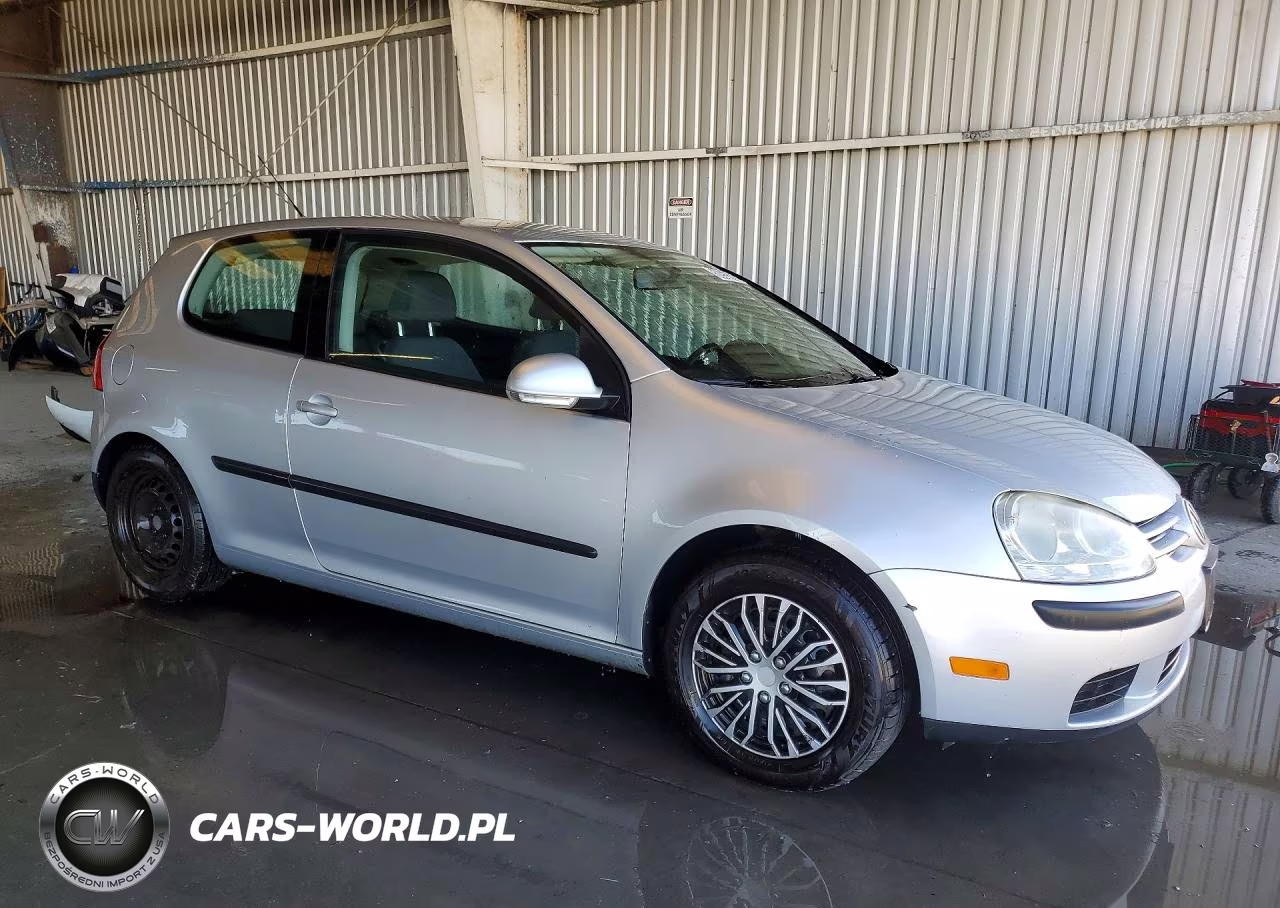 2008 Volkswagen Rabbit VIN:WVWBB71K38W270781 - 4