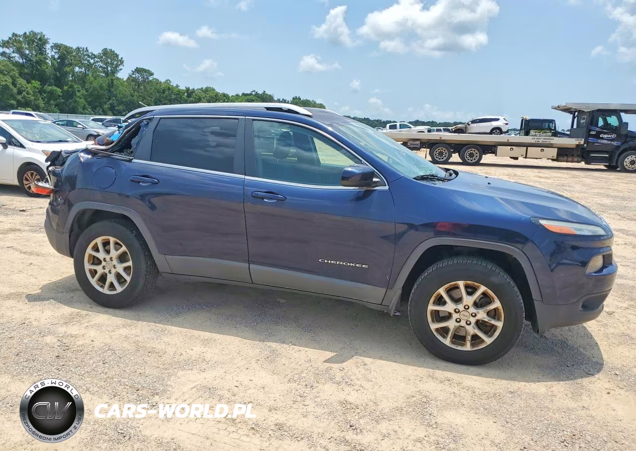 2014 Jeep Cherokee Latitude VIN:1C4PJMCB7EW166262 - 4