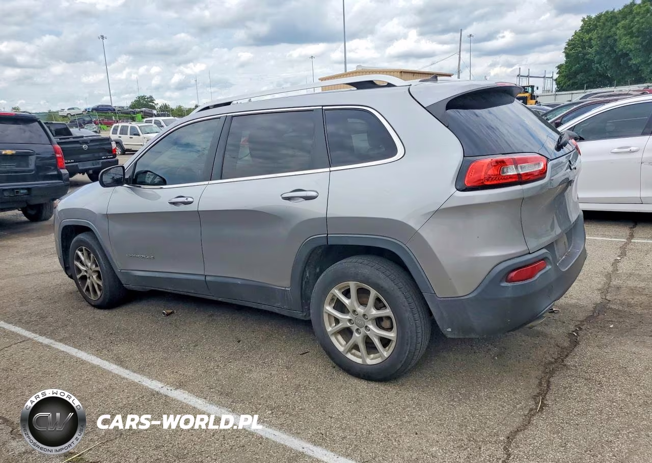 2015 Jeep Cherokee Latitude VIN:1C4PJLCB4FW699956 - 2