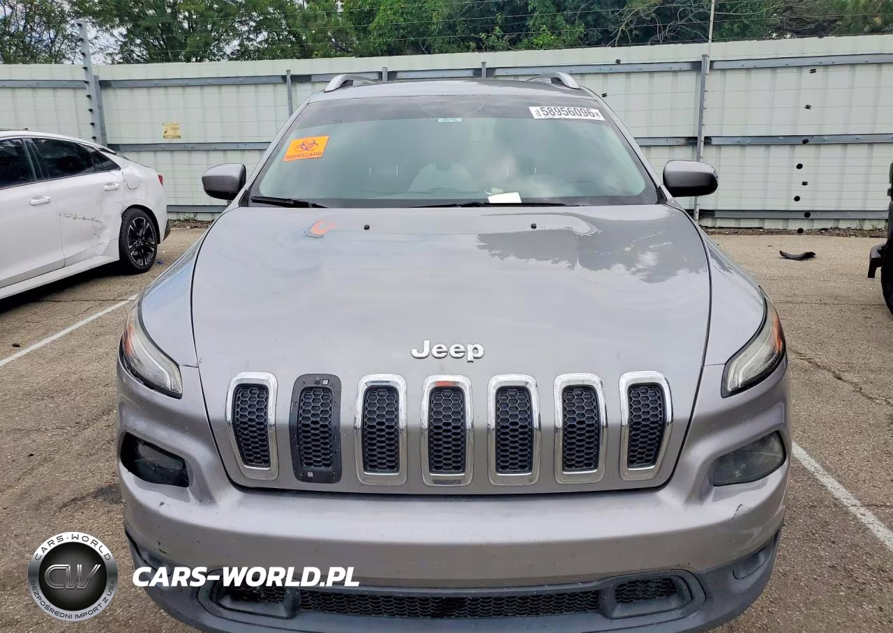 2015 Jeep Cherokee Latitude VIN:1C4PJLCB4FW699956 - 5