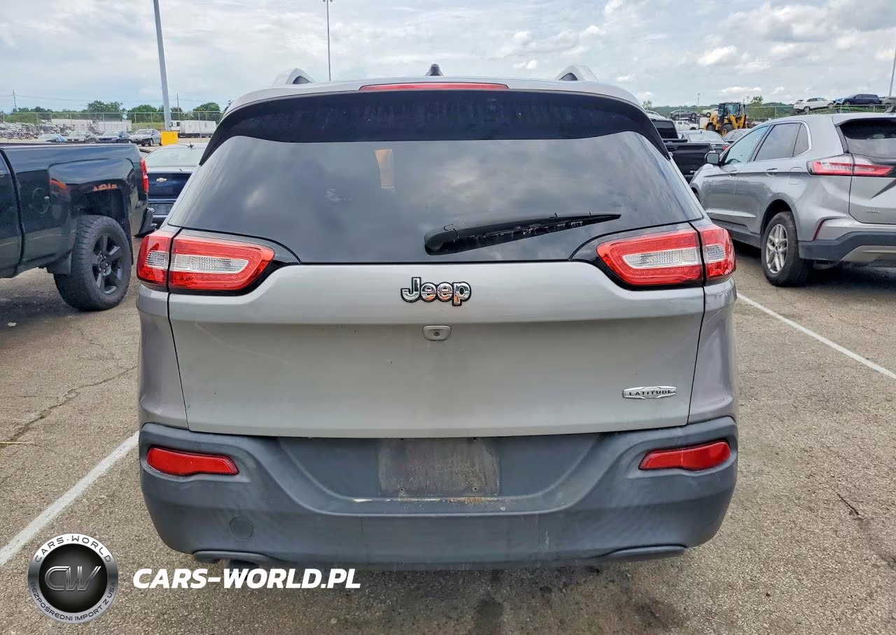 2015 Jeep Cherokee Latitude VIN:1C4PJLCB4FW699956 - 6