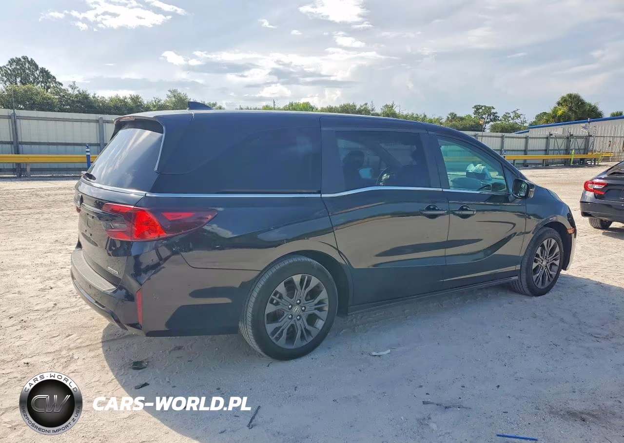 2025 Honda Odyssey Touring VIN:5FNRL6H83SB025555 - 3