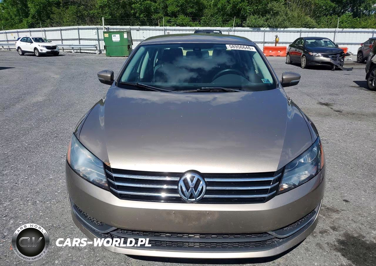 2015 Volkswagen Passat 1.8T Wolfsburg Edition VIN:1VWAT7A34FC101379 - 5