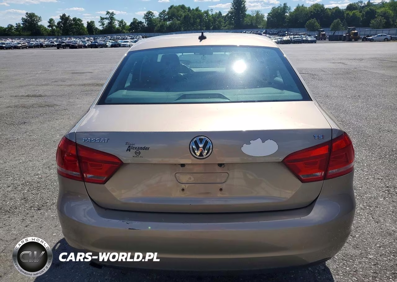 2015 Volkswagen Passat 1.8T Wolfsburg Edition VIN:1VWAT7A34FC101379 - 6