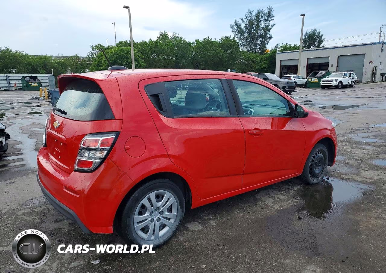 2020 Chevrolet Sonic VIN:1G1JG6SB6L4122062 - 3