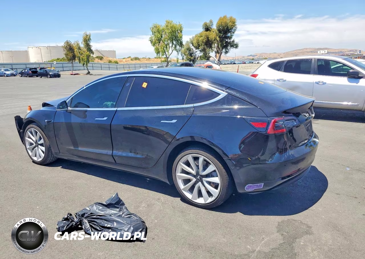 2018 Tesla Model 3 VIN:5YJ3E1EA7JF176052 - 2