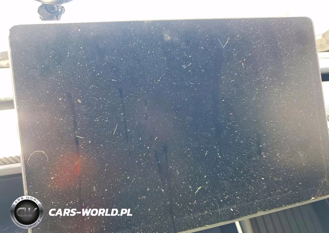 2018 Tesla Model 3 VIN:5YJ3E1EA7JF176052 - 9