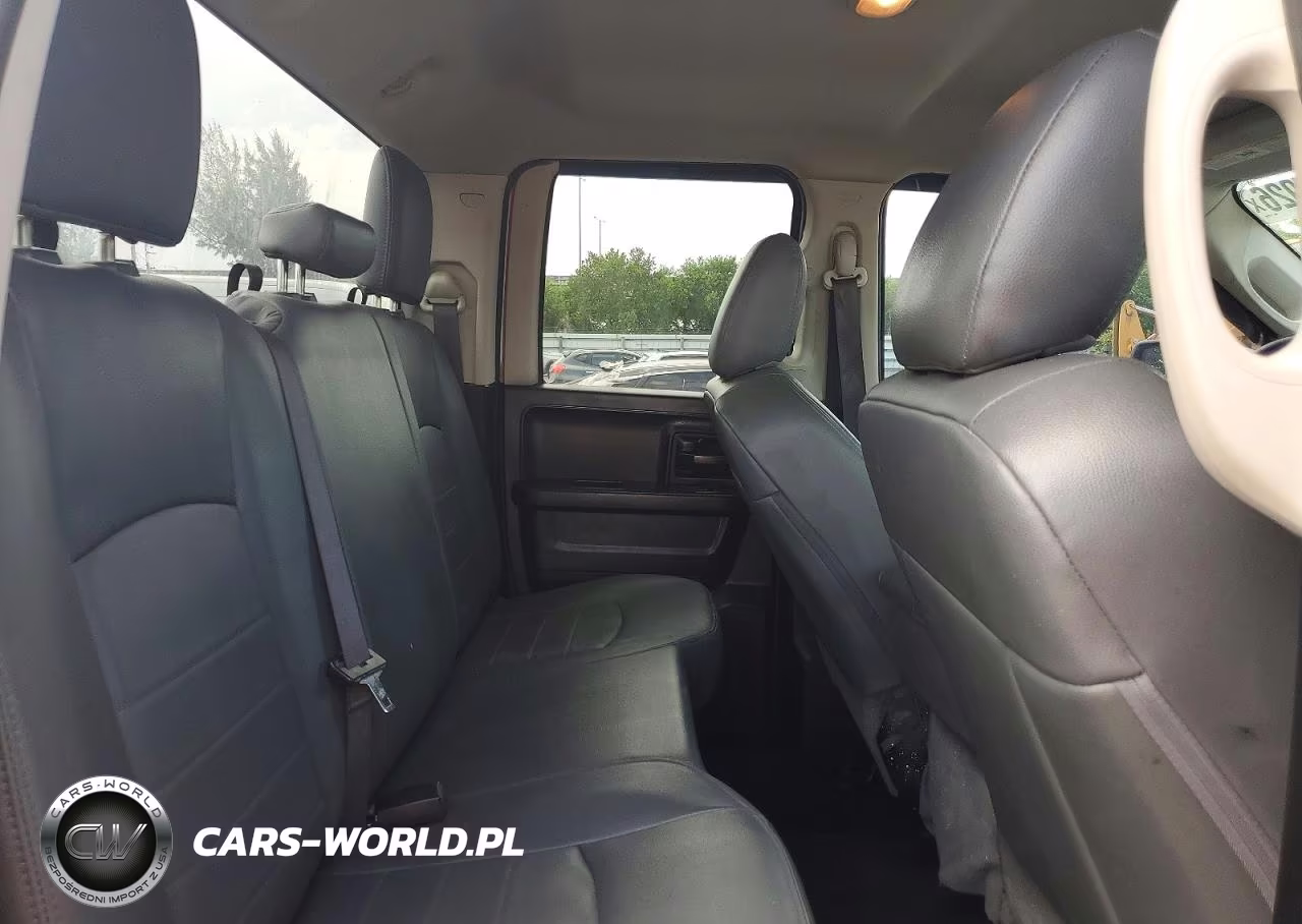 2019 Ram 1500 Classic Tradesman VIN:1C6RR6FG8KS581508 - 10