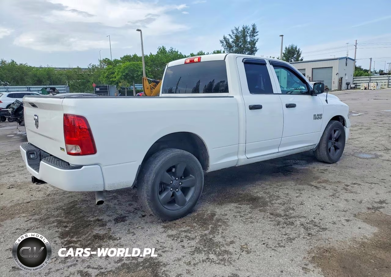 2019 Ram 1500 Classic Tradesman VIN:1C6RR6FG8KS581508 - 3