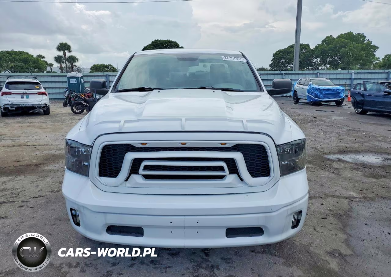 2019 Ram 1500 Classic Tradesman VIN:1C6RR6FG8KS581508 - 5