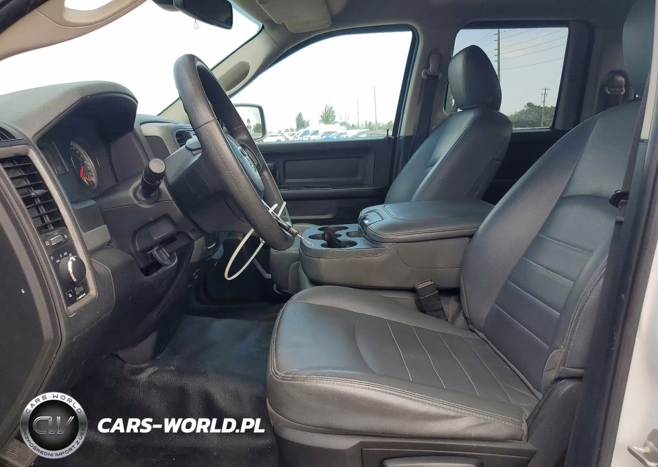 2019 Ram 1500 Classic Tradesman VIN:1C6RR6FG8KS581508 - 7