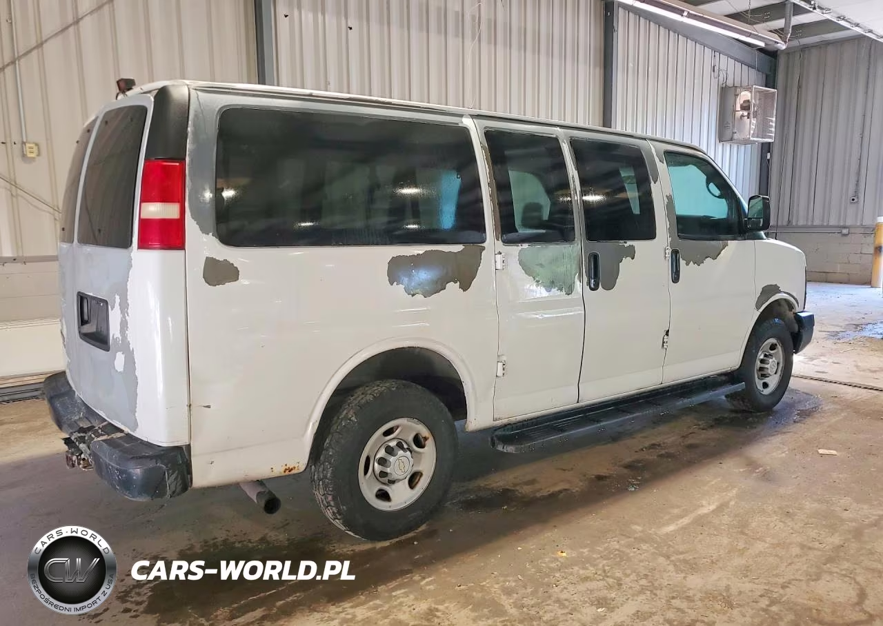 2010 Chevrolet Express G2500 Ls VIN:1GAZGPDG4A1147526 - 3