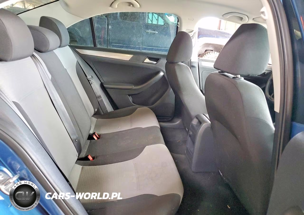 2018 Volkswagen Jetta S VIN:3VW2B7AJ2JM232565 - 10