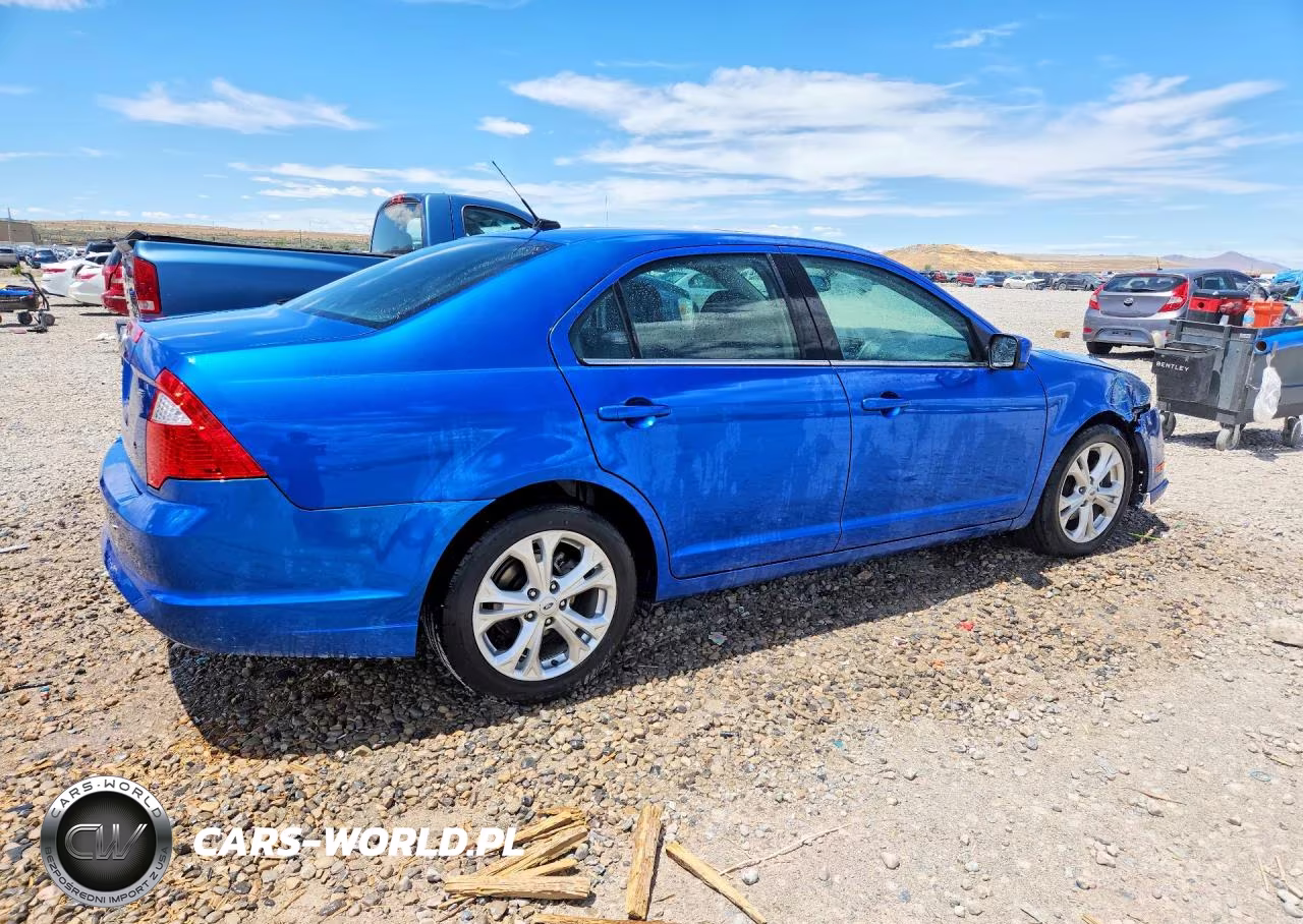 2012 Ford Fusion Se VIN:3FAHP0HA8CR259728 - 3