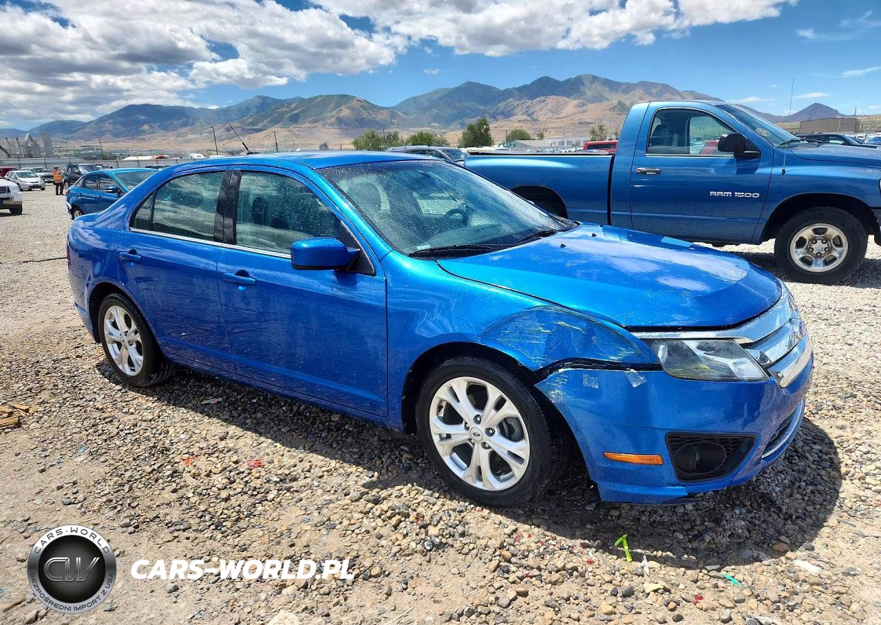 2012 Ford Fusion Se VIN:3FAHP0HA8CR259728 - 4