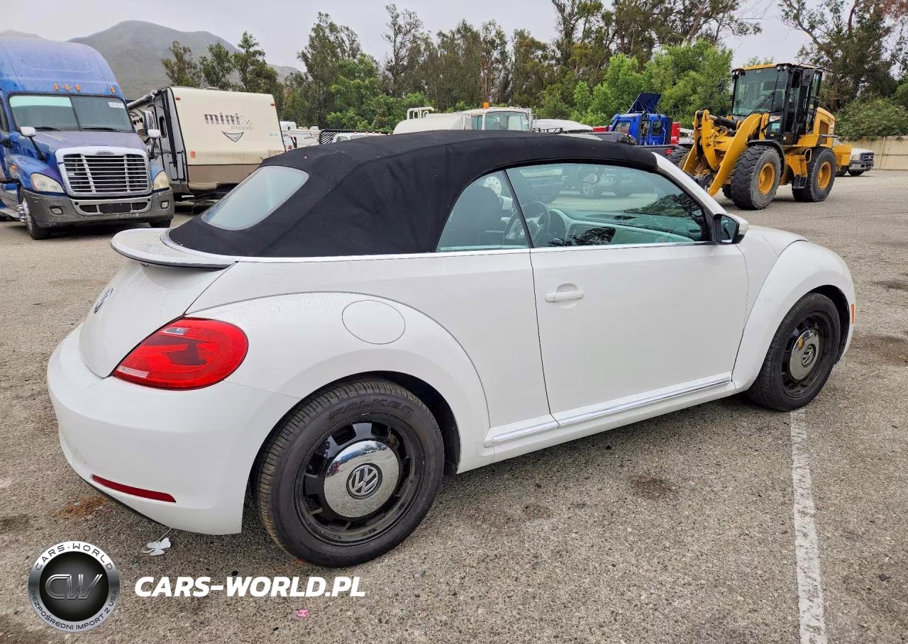 2013 Volkswagen Beetle VIN:3VW5P7AT5DM822649 - 3