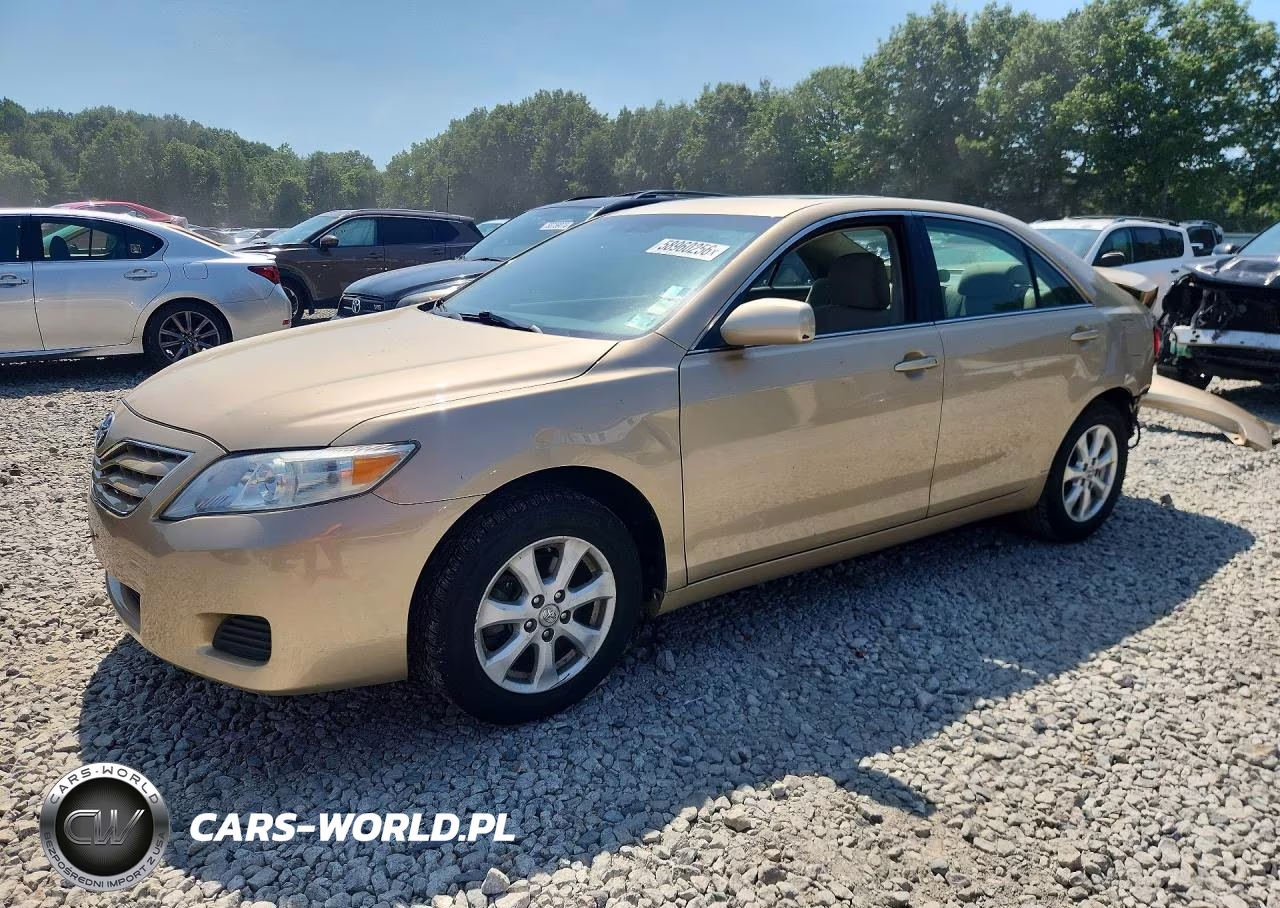 2011 Toyota Camry Le – zdjęcie 1 z 13