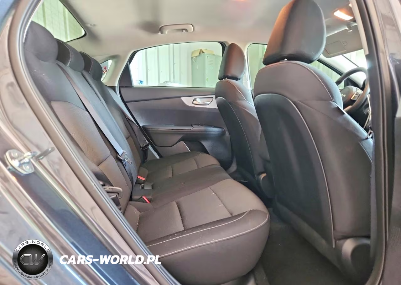 2024 Kia Forte Lxs VIN:3KPF24AD6RE779874 - 10