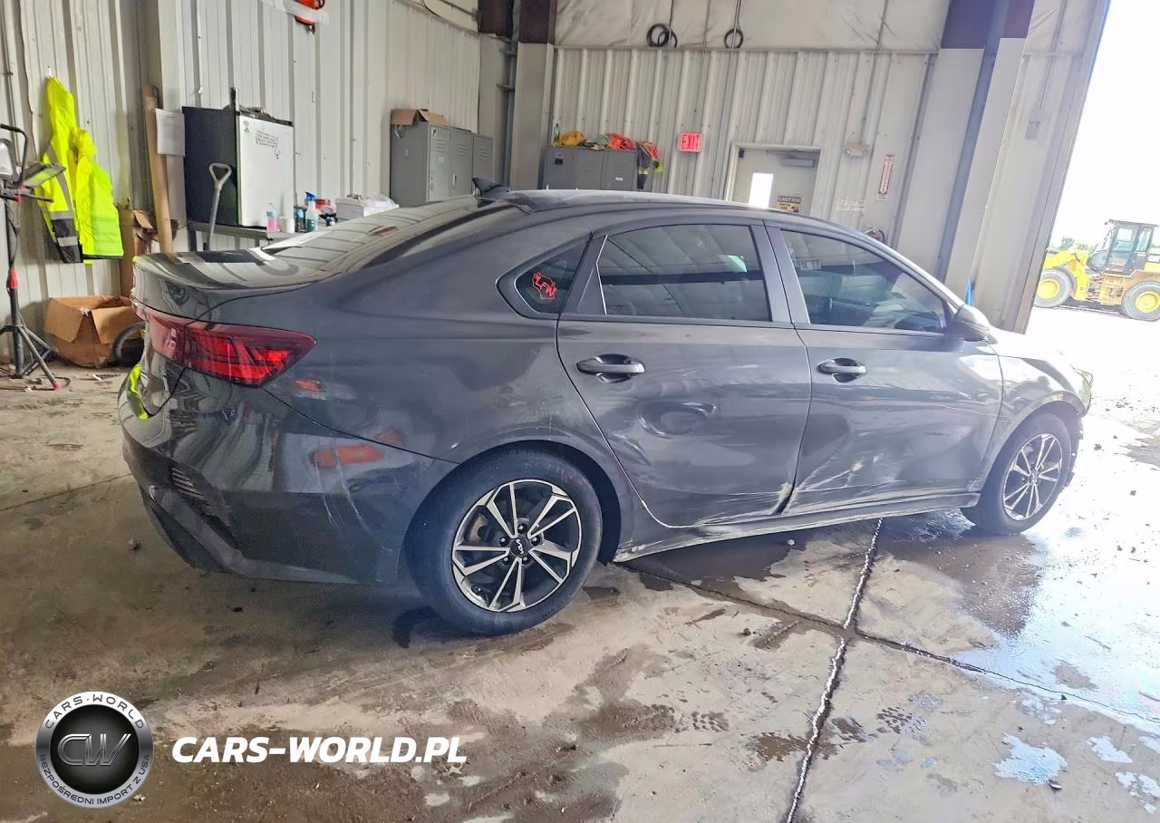 2024 Kia Forte Lxs VIN:3KPF24AD6RE779874 - 3