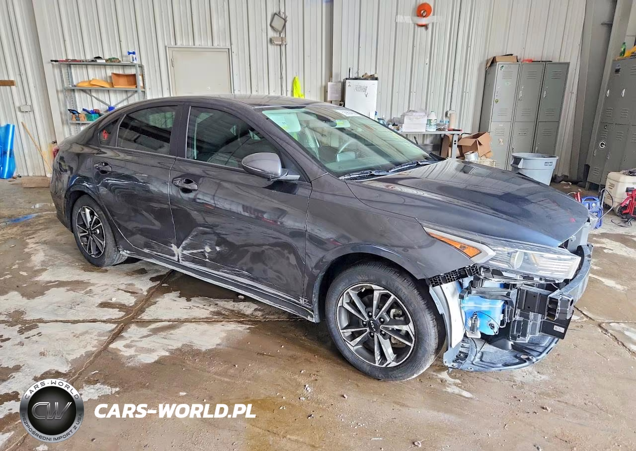 2024 Kia Forte Lxs VIN:3KPF24AD6RE779874 - 4