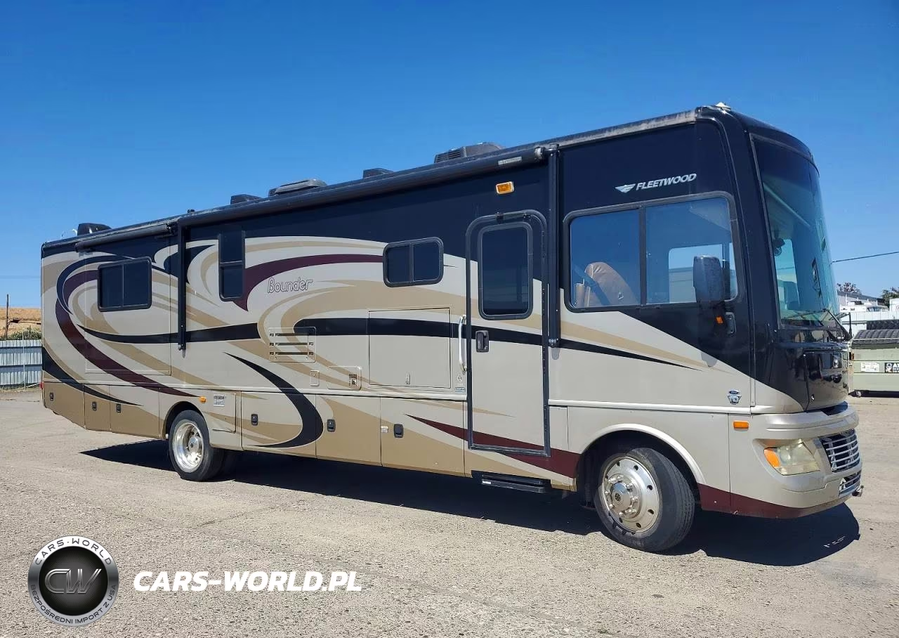 2013 Fleetwood Bounder Rv – zdjęcie 1 z 10