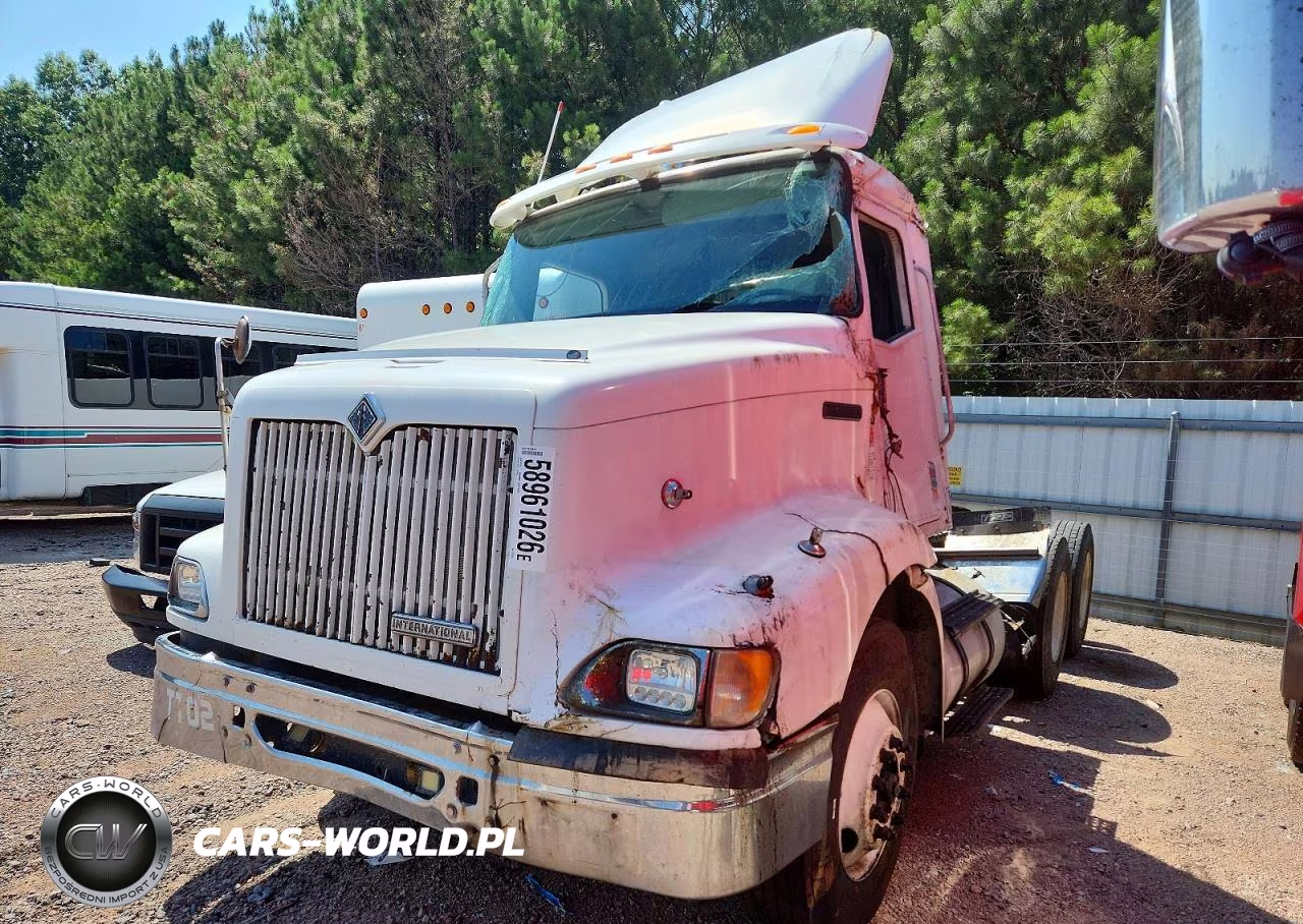 2000 International 9100I Semi Truck VIN:2HSCBAXR2YC077577 - 2
