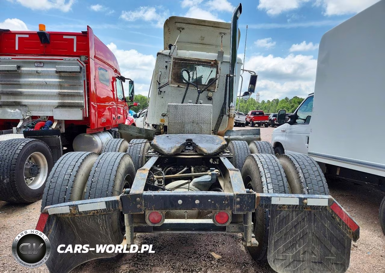 2000 International 9100I Semi Truck VIN:2HSCBAXR2YC077577 - 6