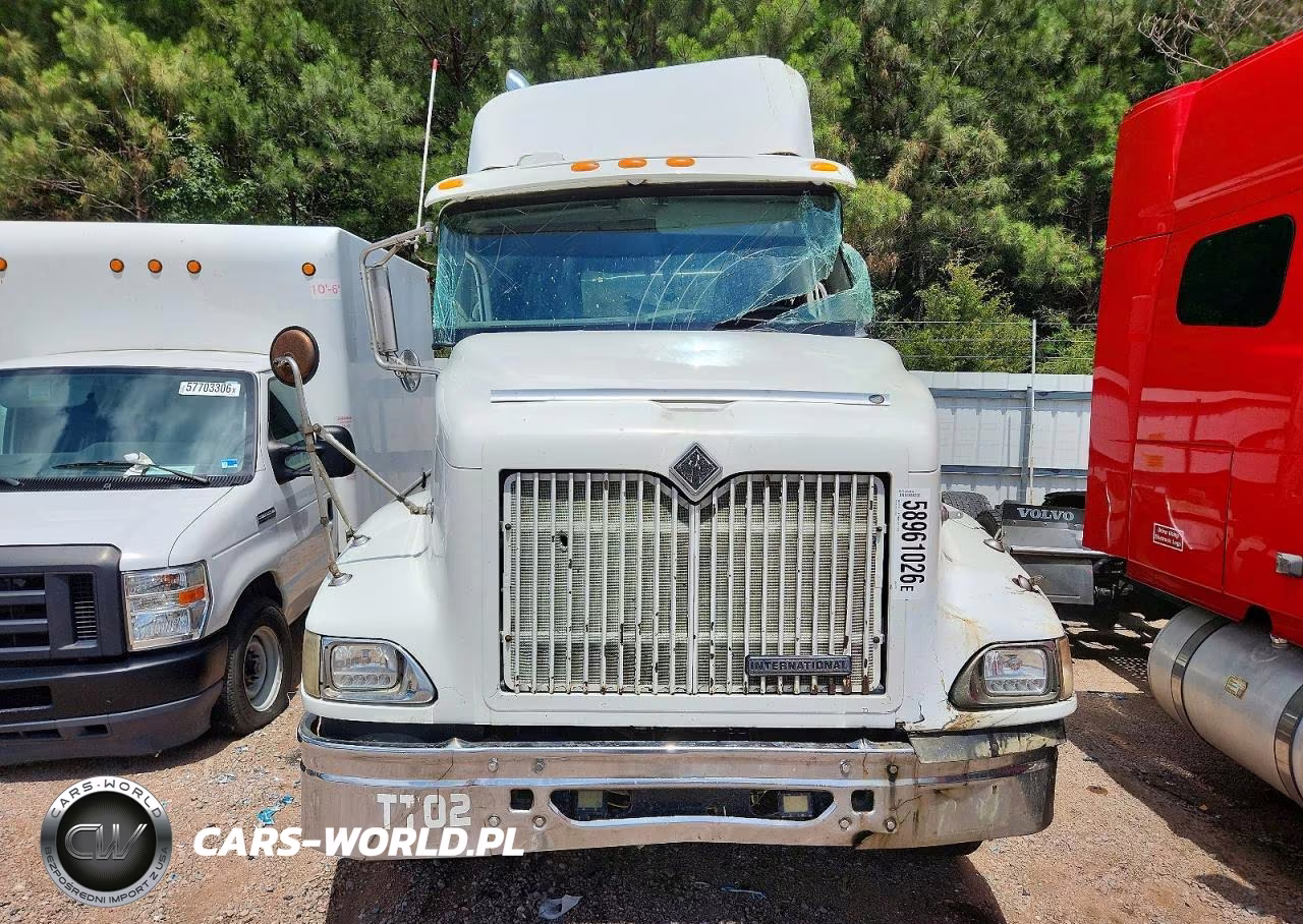 2000 International 9100I Semi Truck VIN:2HSCBAXR2YC077577 - 9