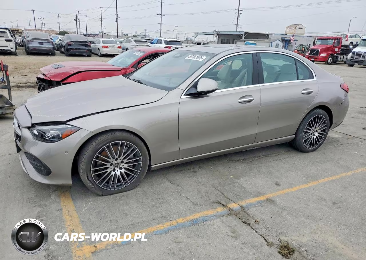 2024 Mercedes Benz C 300 – zdjęcie 1 z 12