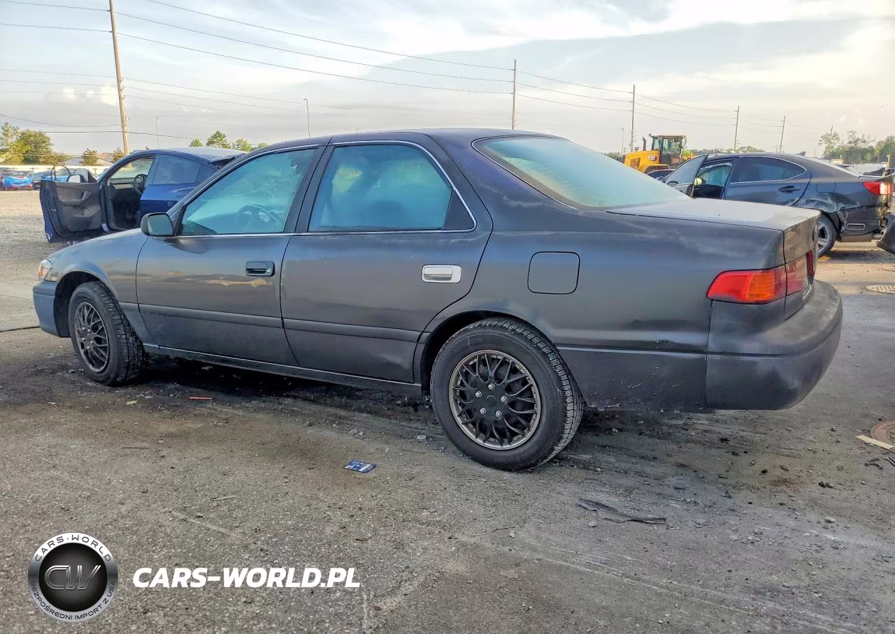 2001 Toyota Camry Le VIN:4T1BG22K51U764611 - 2