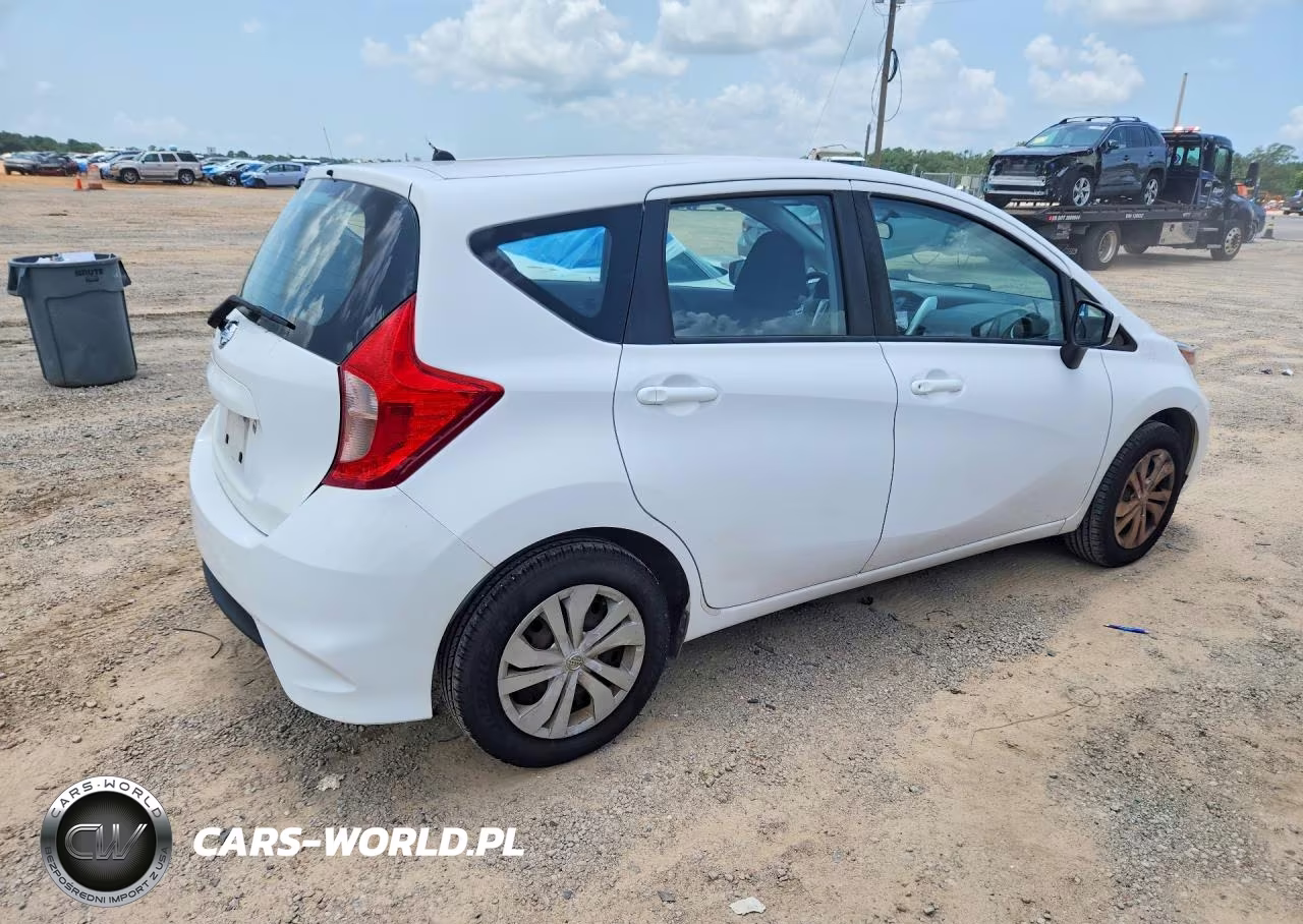 2018 Nissan Versa Note S VIN:3N1CE2CP8JL369778 - 3