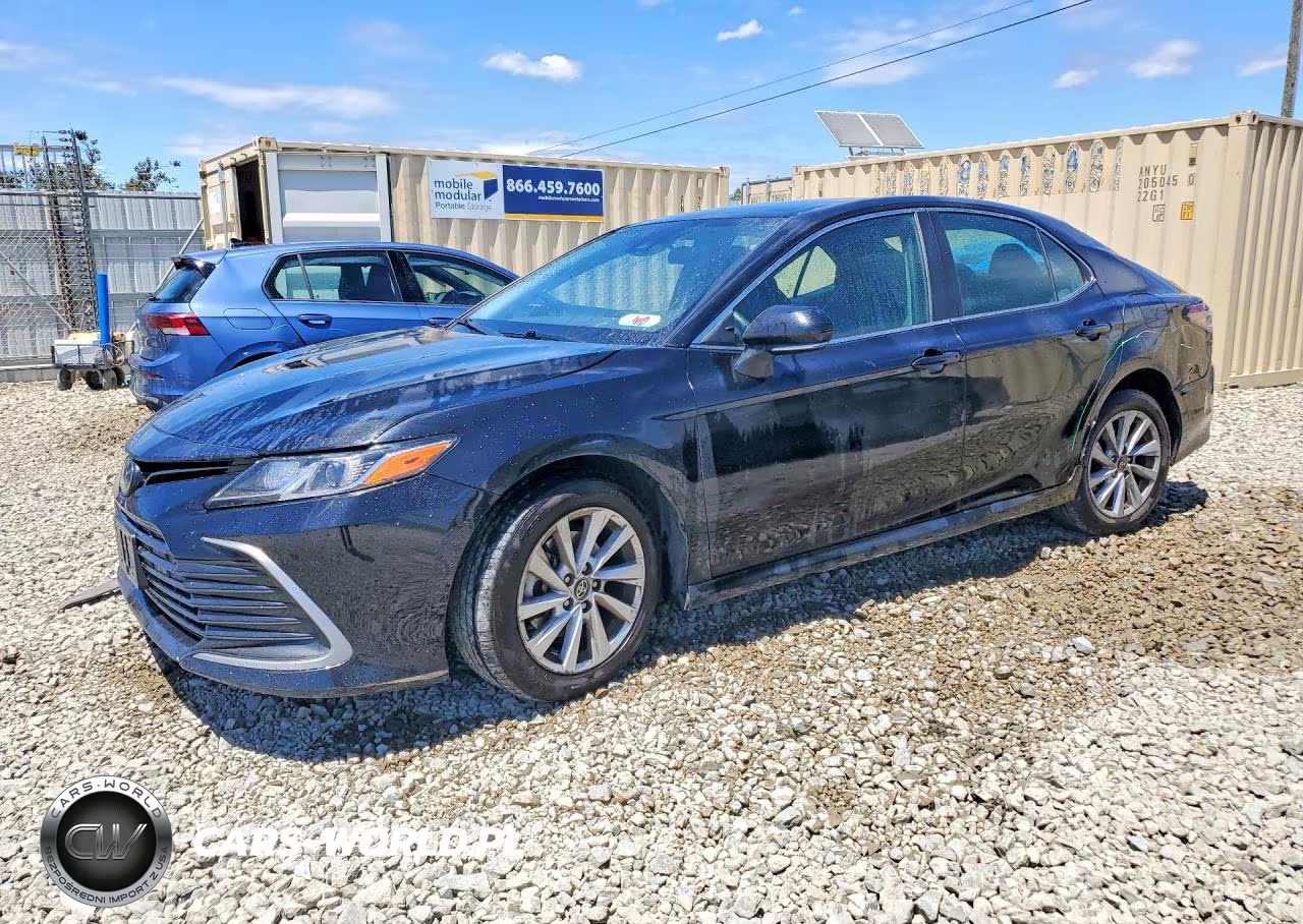 2023 Toyota Camry Le – zdjęcie 1 z 12