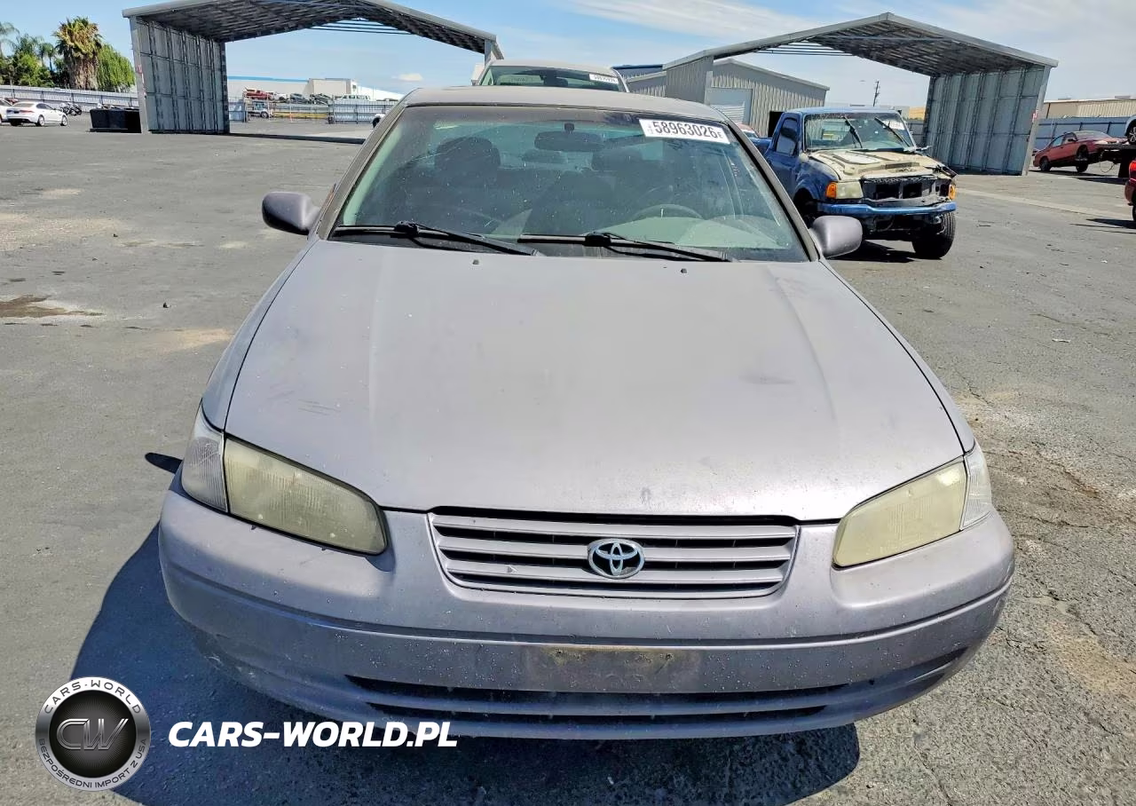 1997 Toyota Camry Le VIN:JT2BG22K4V0005684 - 5