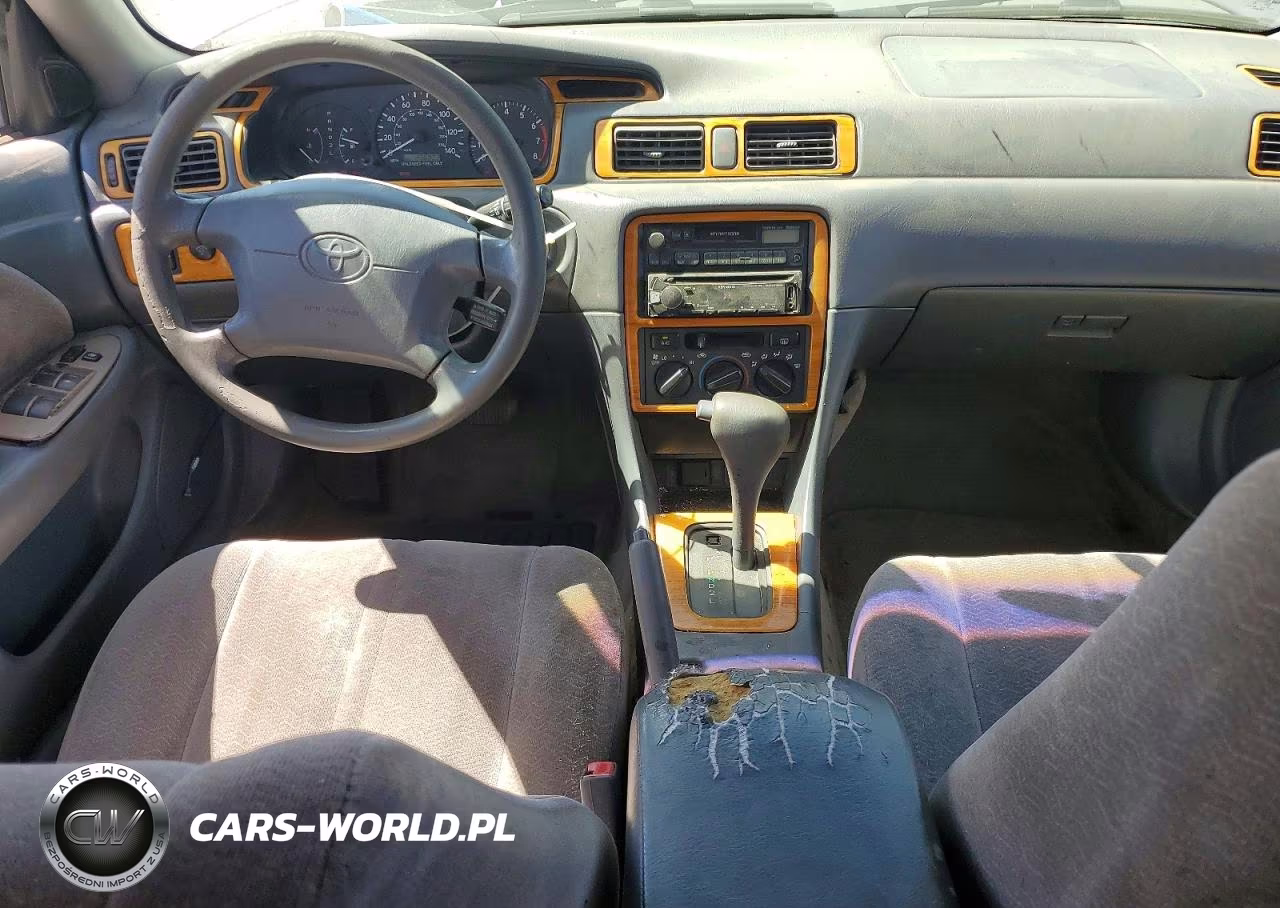 1997 Toyota Camry Le VIN:JT2BG22K4V0005684 - 8