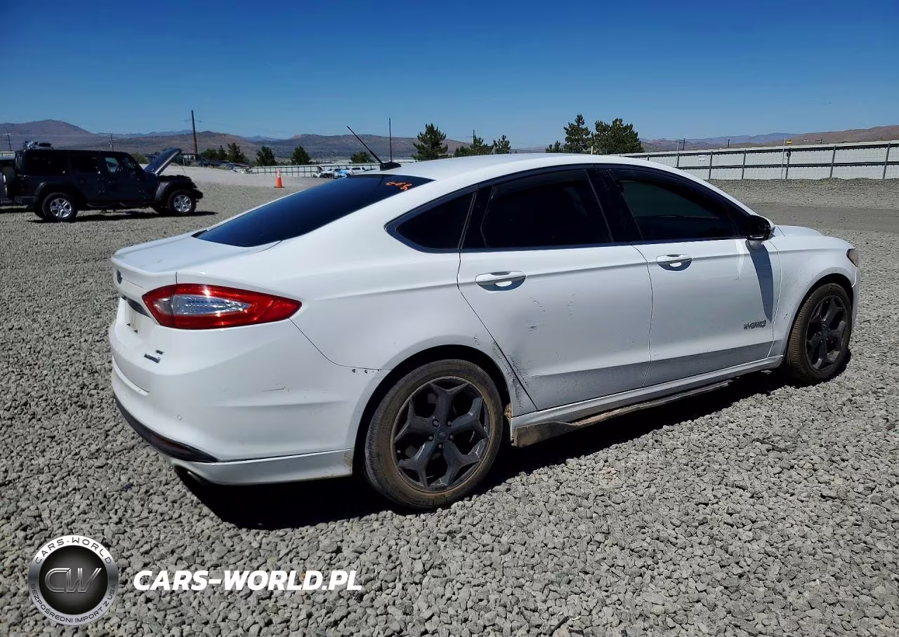 2015 Ford Fusion Se Hybrid VIN:3FA6P0LU6FR170141 - 3