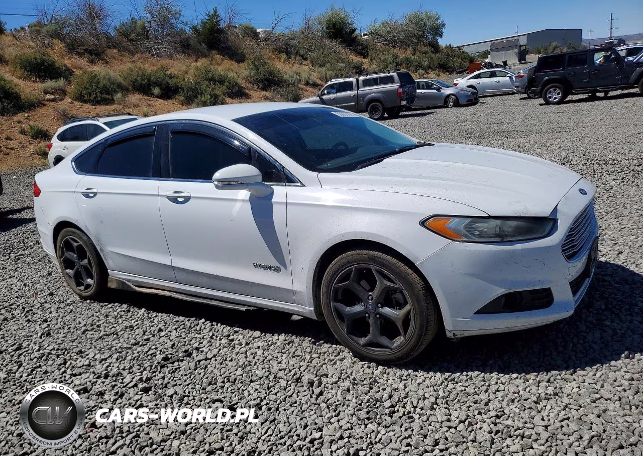 2015 Ford Fusion Se Hybrid VIN:3FA6P0LU6FR170141 - 4