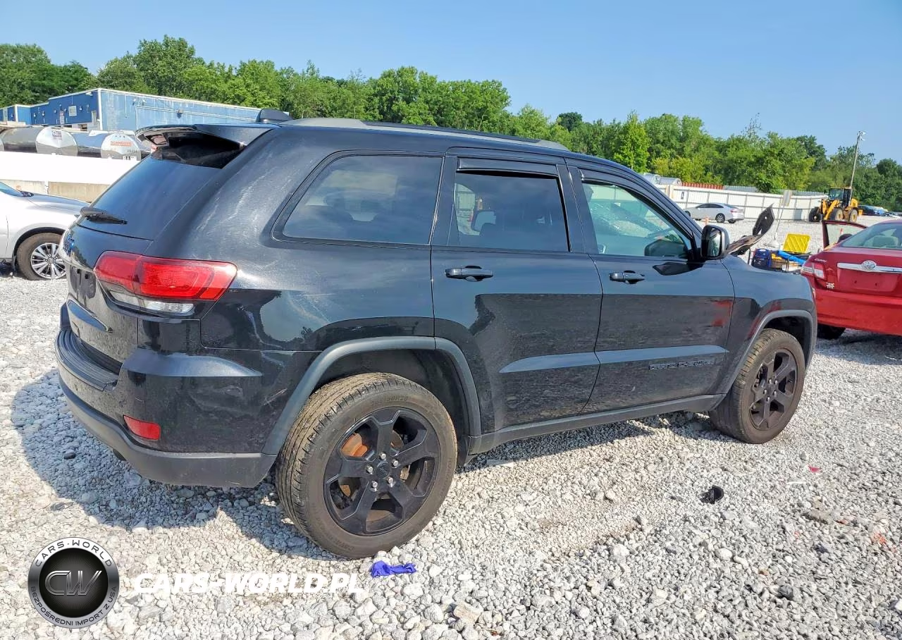 2018 Jeep Grand Cherokee Laredo VIN:1C4RJFAG6JC401524 - 3